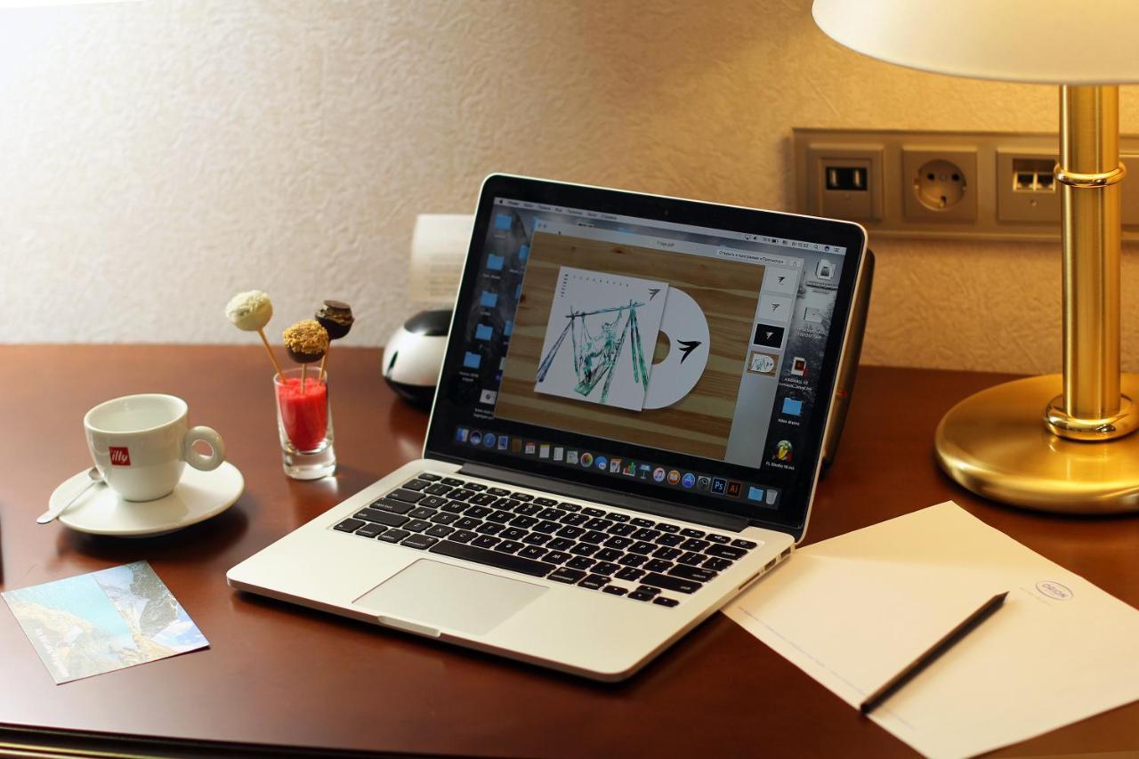 Orion Hotel บิชเคก ภายนอก รูปภาพ A Lenovo Yoga 2 Pro