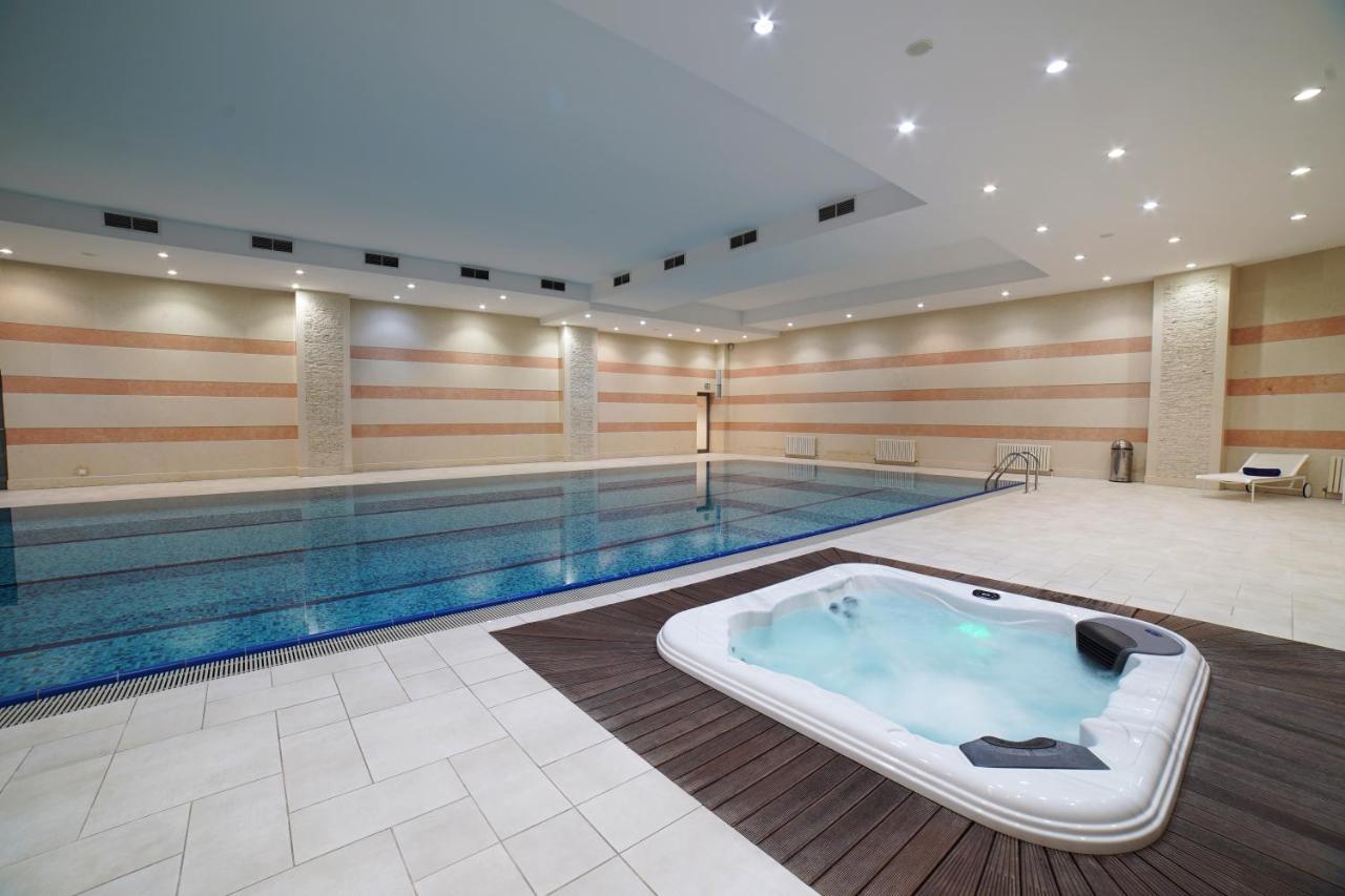 Orion Hotel บิชเคก ภายนอก รูปภาพ A spa
