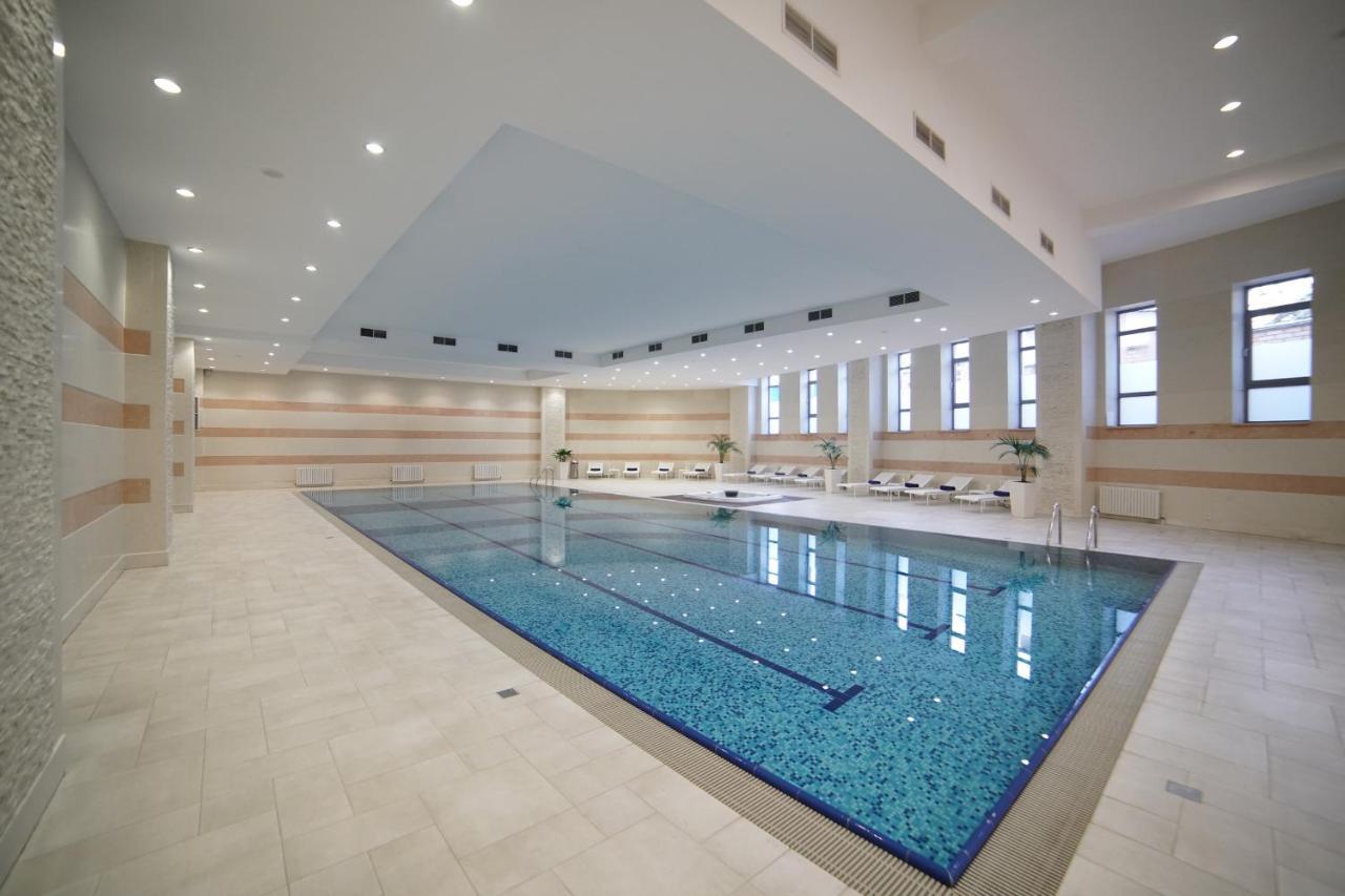 Orion Hotel บิชเคก ภายนอก รูปภาพ Swimming pool