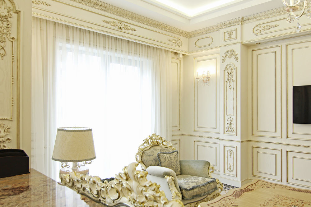 Orion Hotel บิชเคก ภายนอก รูปภาพ A room with a curtain