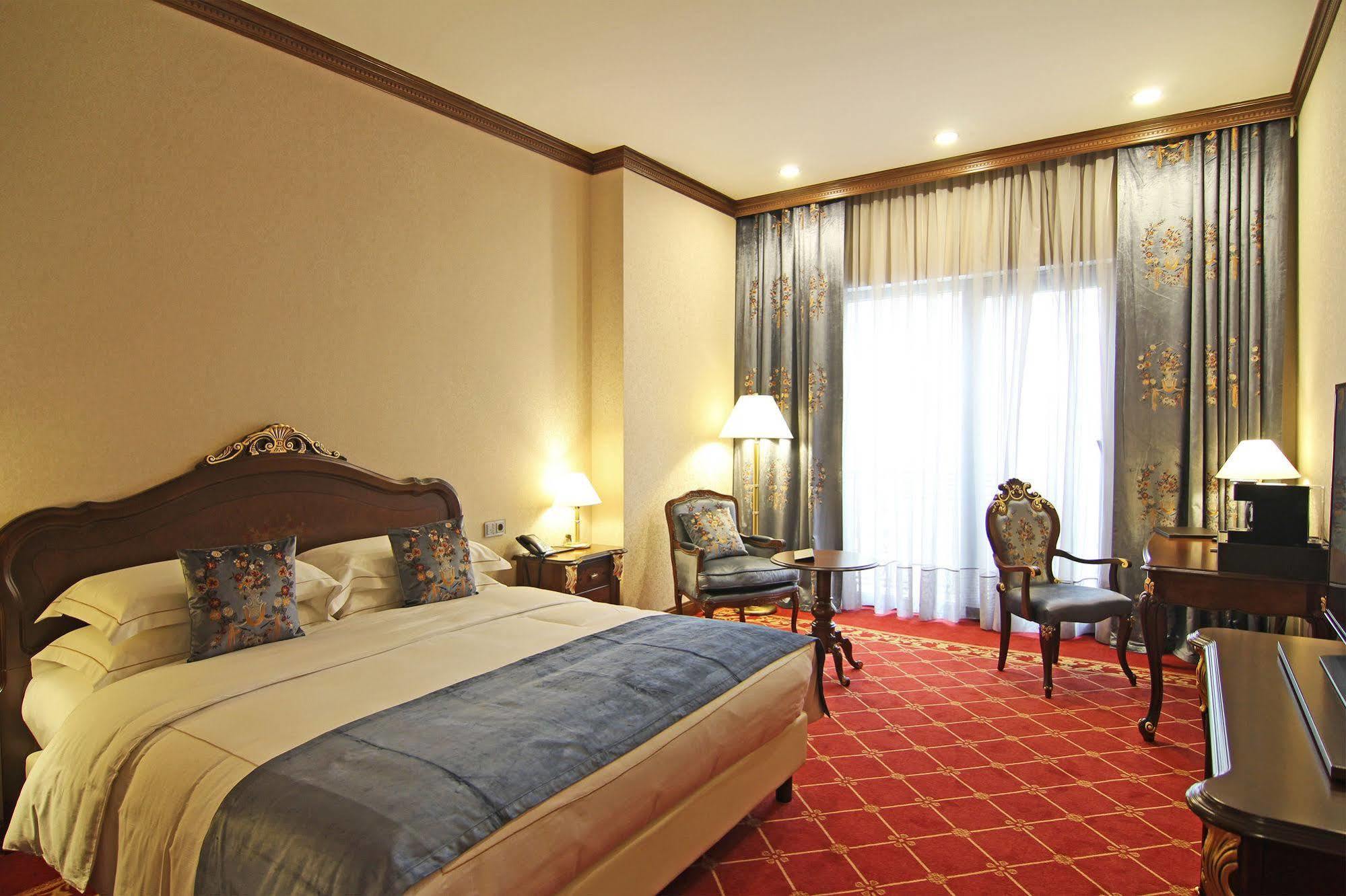 Orion Hotel บิชเคก ภายนอก รูปภาพ Deluxe Room
