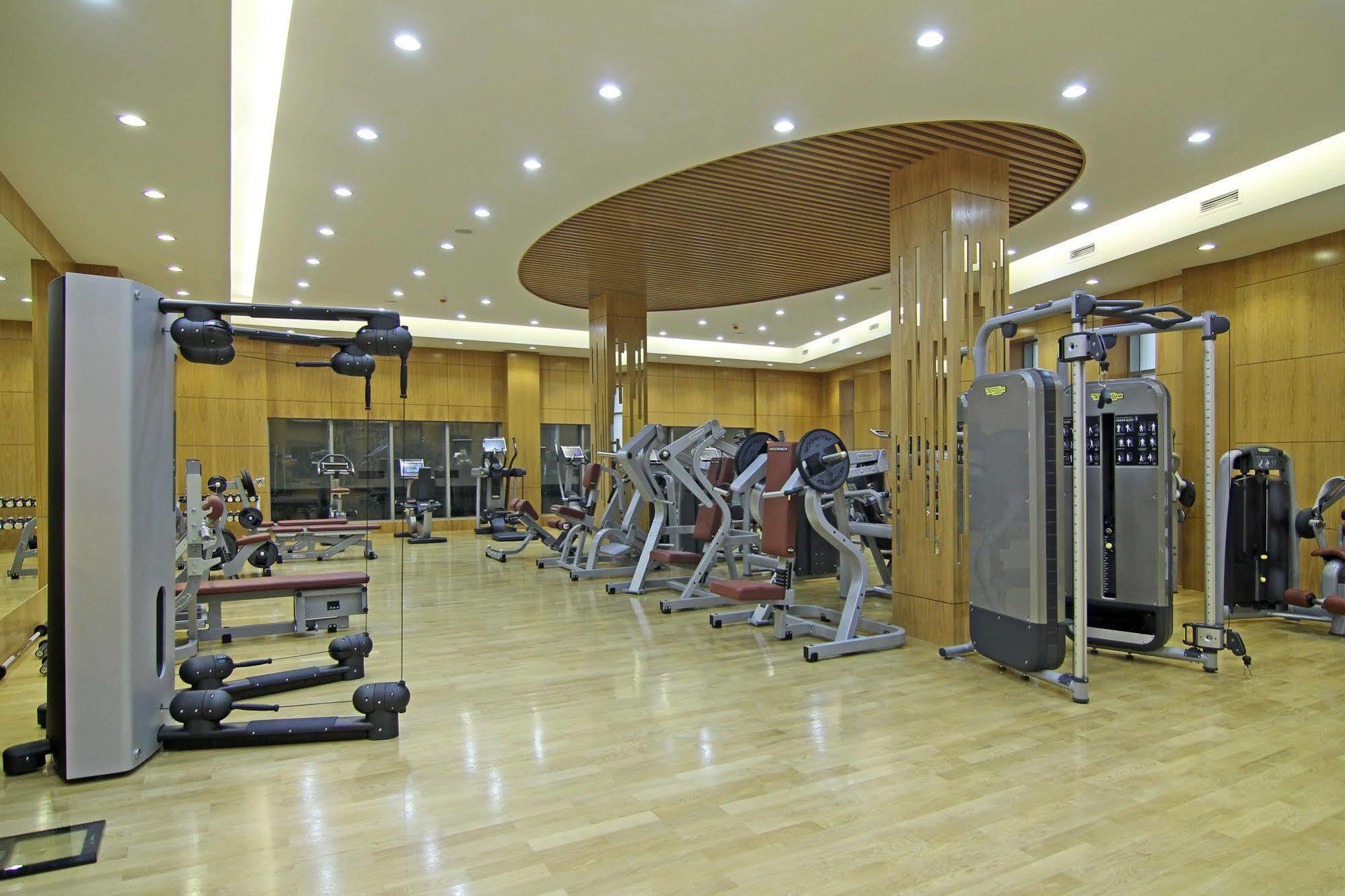 Orion Hotel บิชเคก ภายนอก รูปภาพ The gym at the hotel